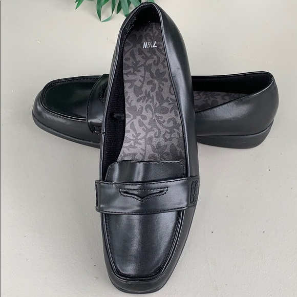 Shoes - Women's Casual Slip-On Dress Shoe